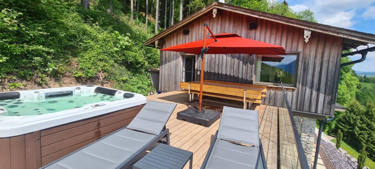 Ruhige Bergvilla In Alleinlage Am Mondsee Mit Seeblick Bergblick Und Whirlpool Innerschwand Eksteriør bilde